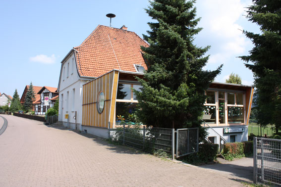 Blick auf den Kindergarten "Vorstadtkrokodile e.V." in Alfeld (Leine) OT Limmer