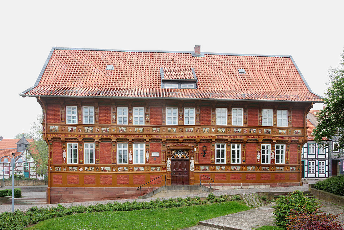 Lateinschule Alfeld (Leine) - Front - Eingangsbereich © Carsten Janssen