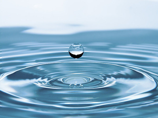 Wassertropfen © ronymichaud; pixabay.com