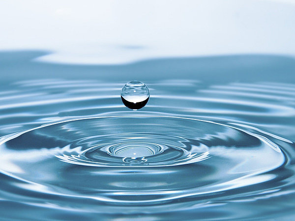Wassertropfen © ronymichaud; pixabay.com