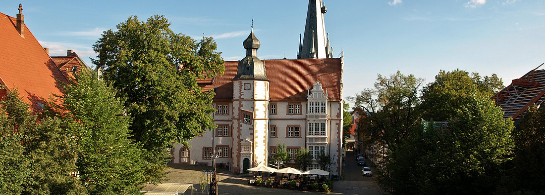 Blick auf das Rathaus und den Marktplatz © Peter Leussner
