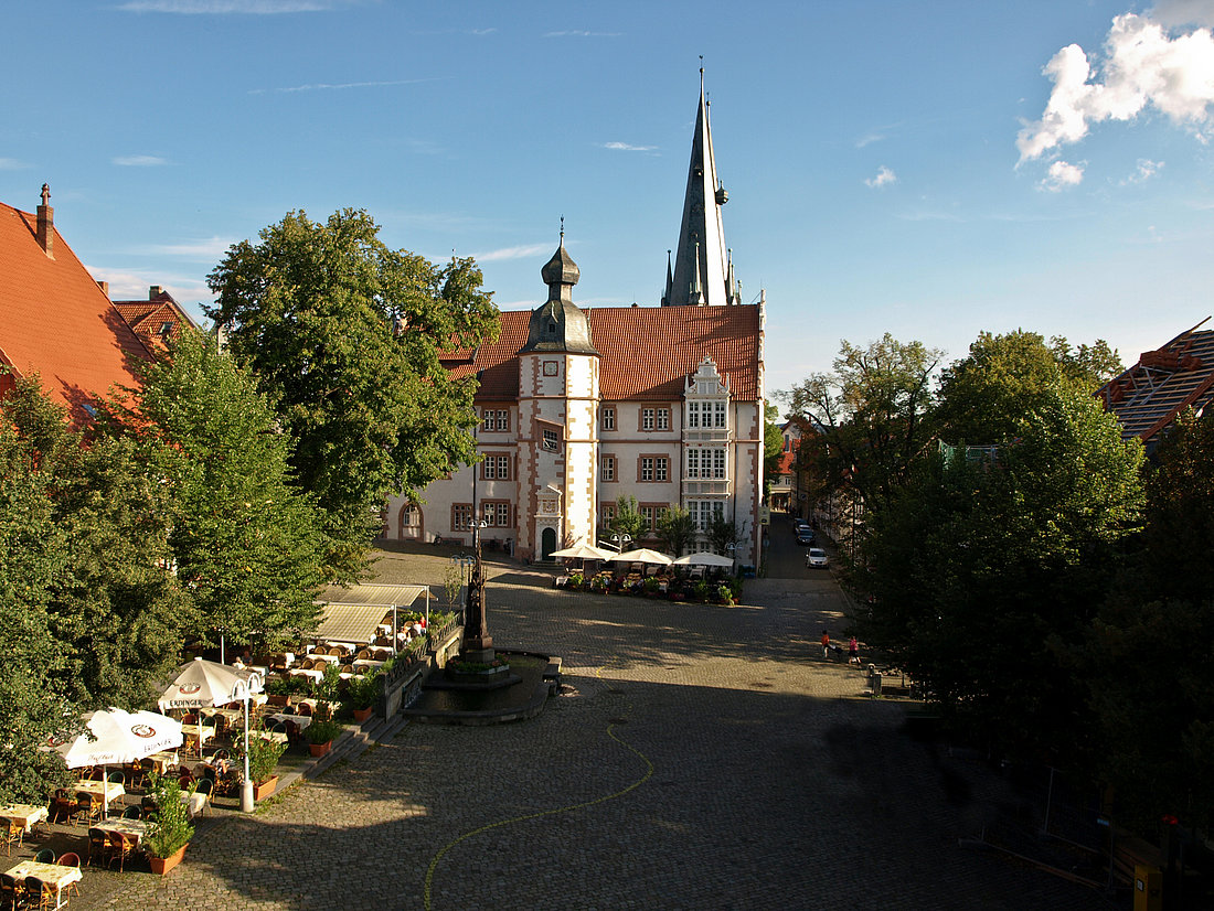 Blick auf das Rathaus und den Marktplatz © Peter Leußner 