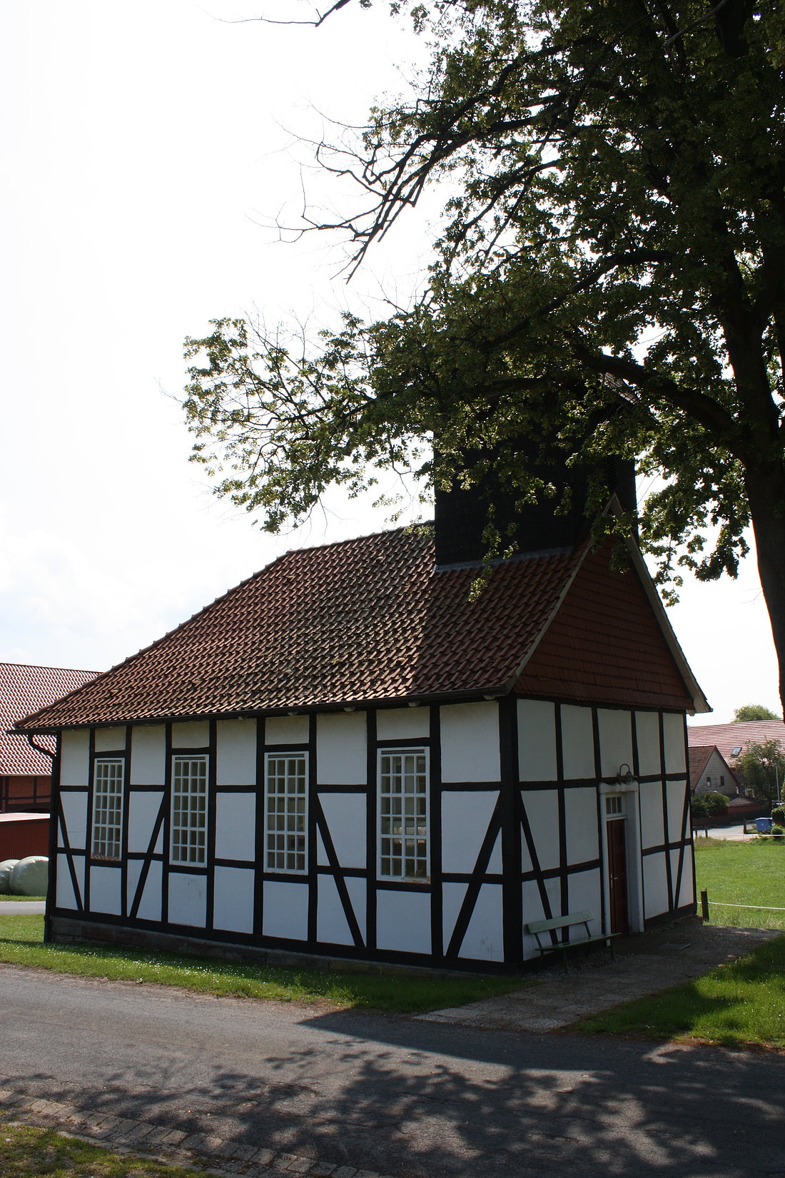 Kirche in Lütgenholzen 
