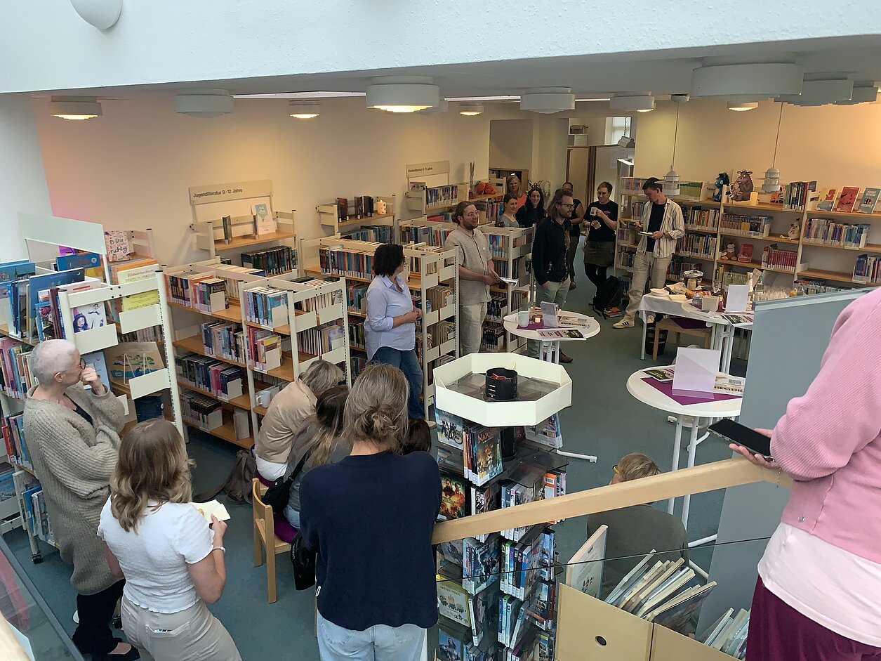 VOLLES HAUS AM VERGANGENEN DIENSTAGABEND IN DER STADTBIBLIOTHEK
Pressekontakte & Informationen SilentReading_Crowd